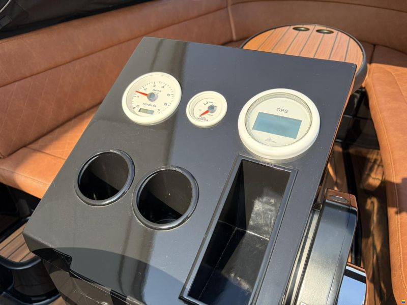 Maxima 600 Tender