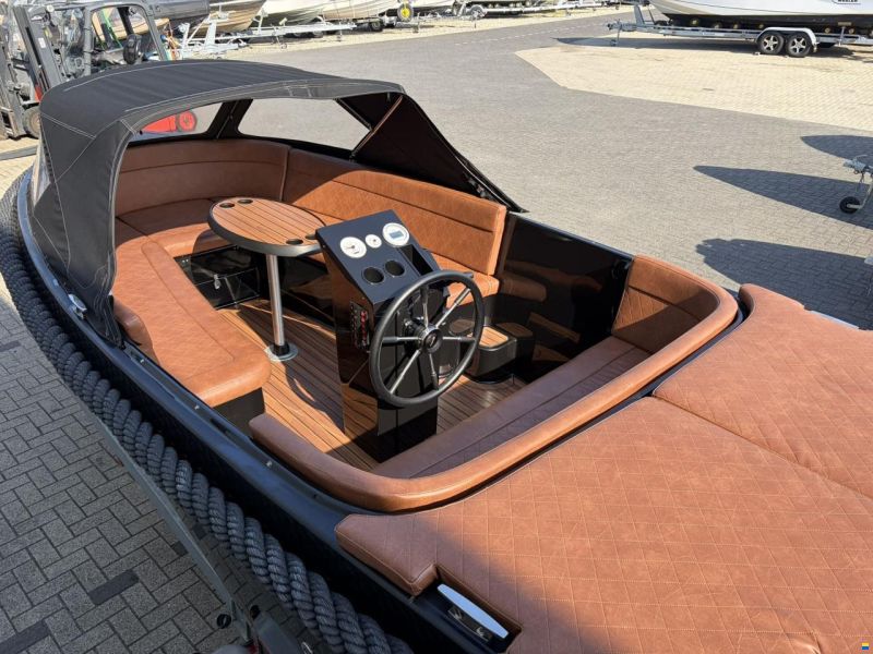 Maxima 600 Tender
