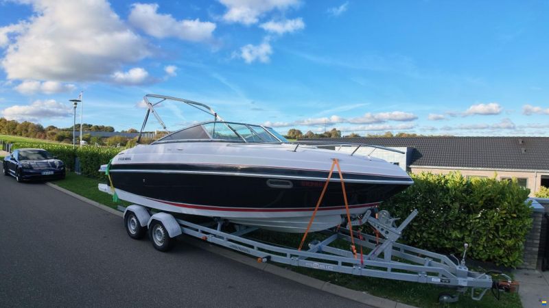 Four Winns 215 sundowner