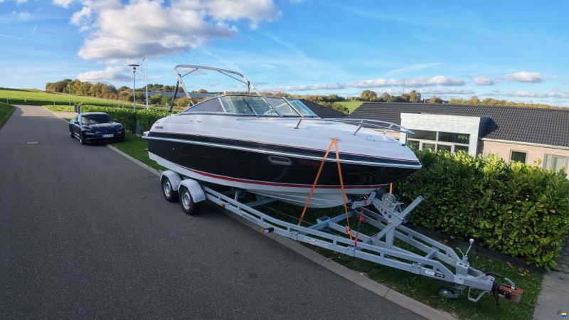 Four Winns 215 sundowner