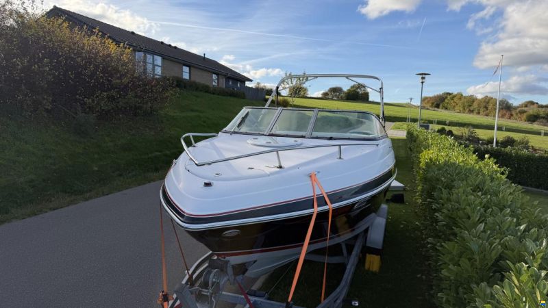 Four Winns 215 sundowner