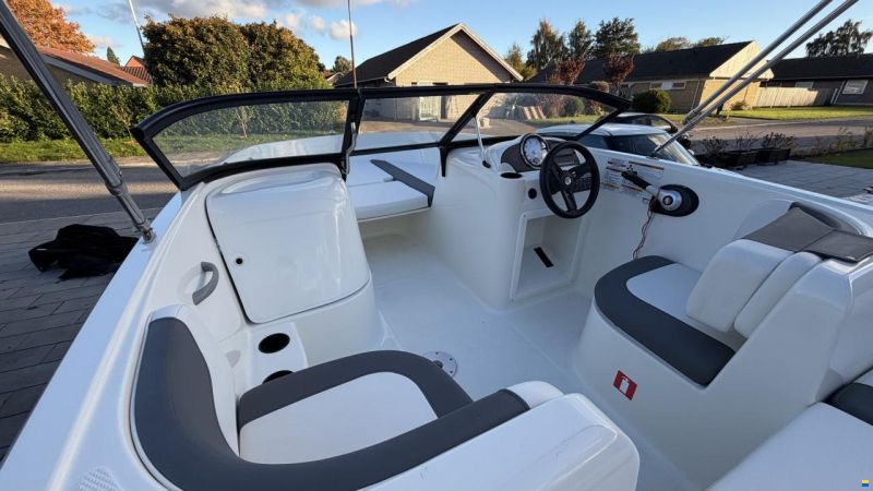 Bayliner E5 Element