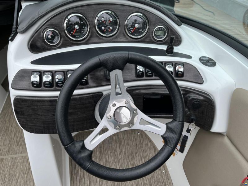 Rinker 23QX