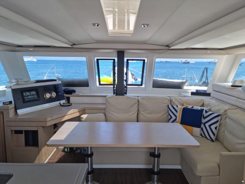 Fountaine Pajot Lucia 40