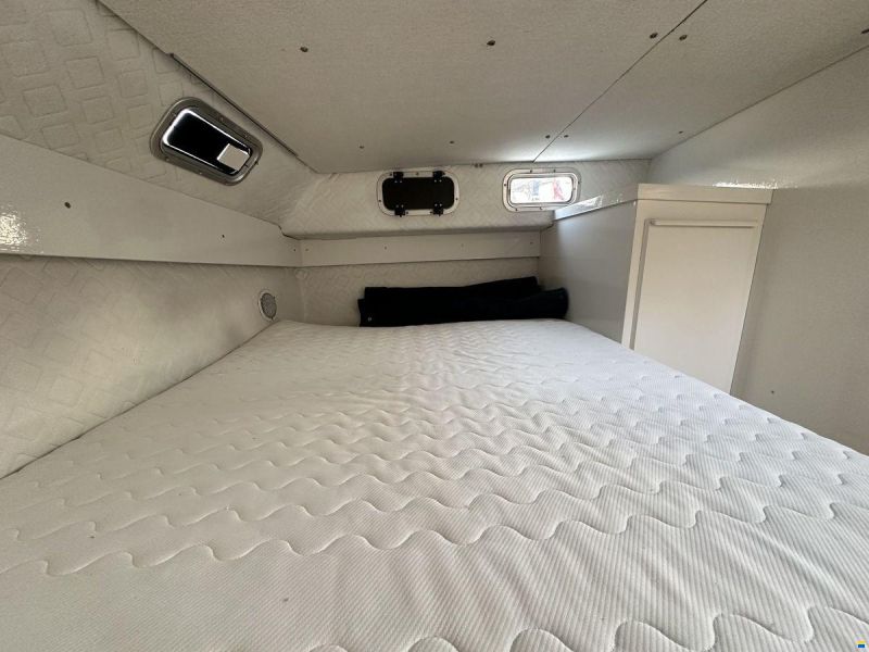 Marco Yachts 860 AK