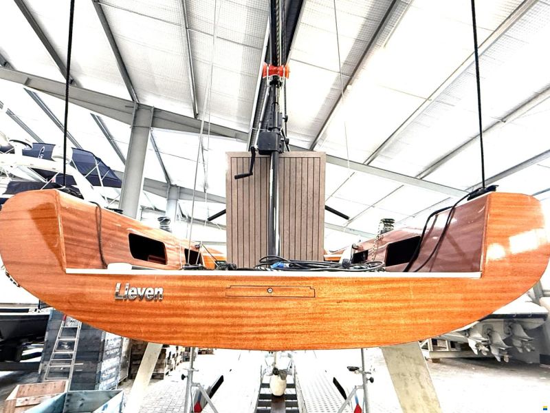 LA 28 Daysailer