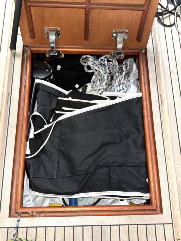 LA 28 Daysailer