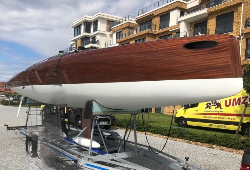 LA 28 Daysailer