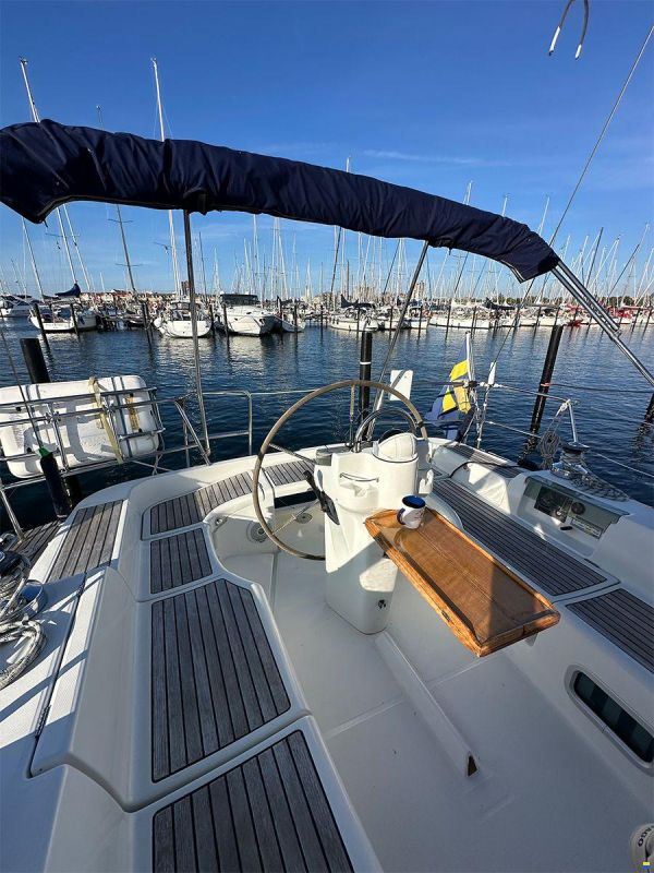Beneteau Oceanis 393