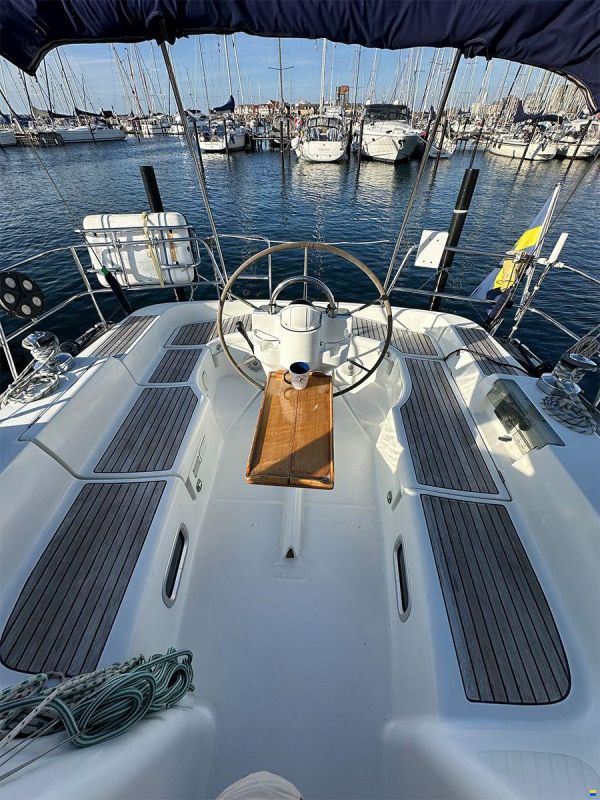Beneteau Oceanis 393