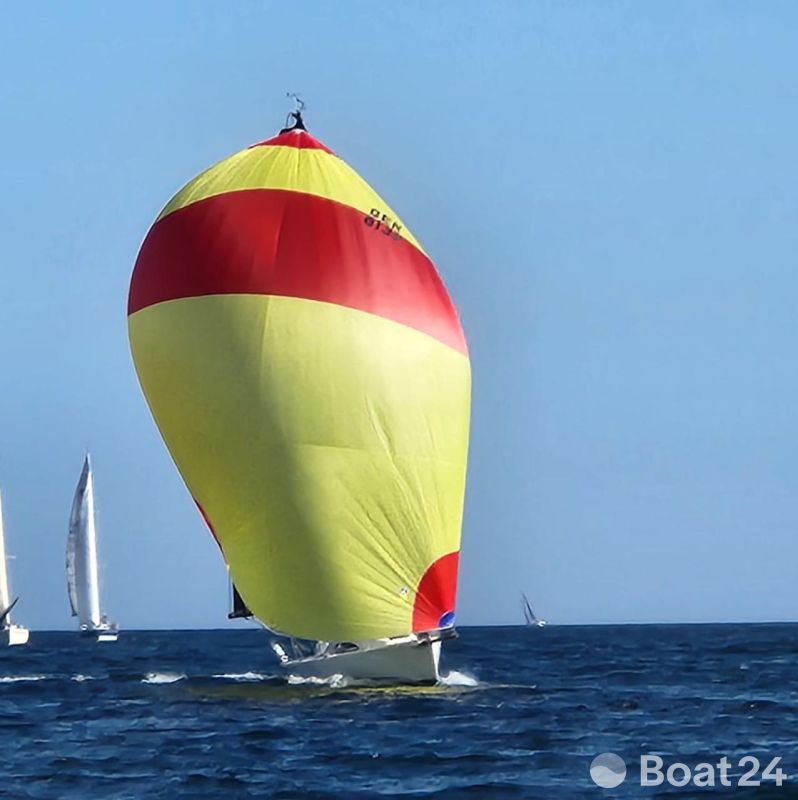J Boats J/88