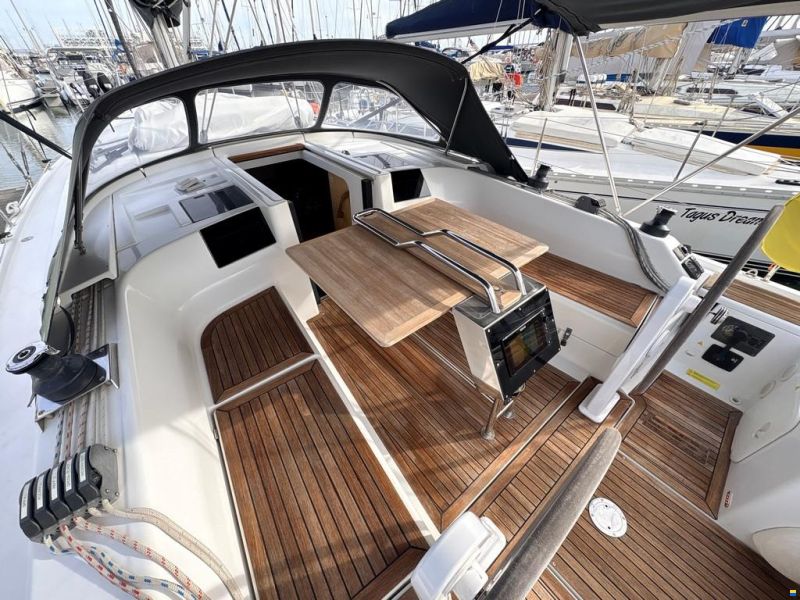 Hanse 385