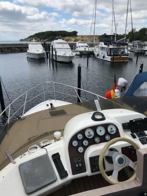 Sealine F 37