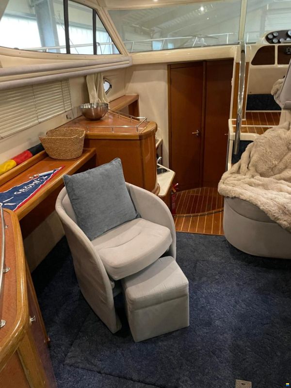 Sealine F 37