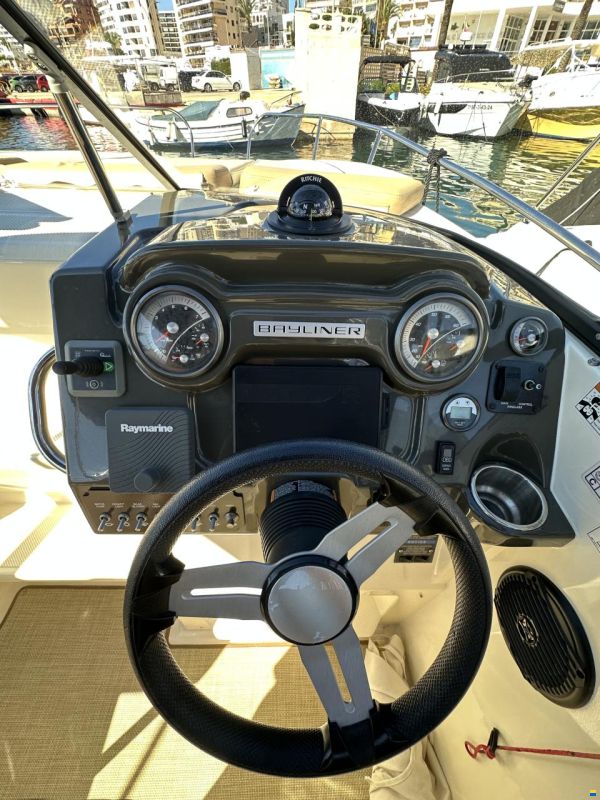 Bayliner 742R Cuddy