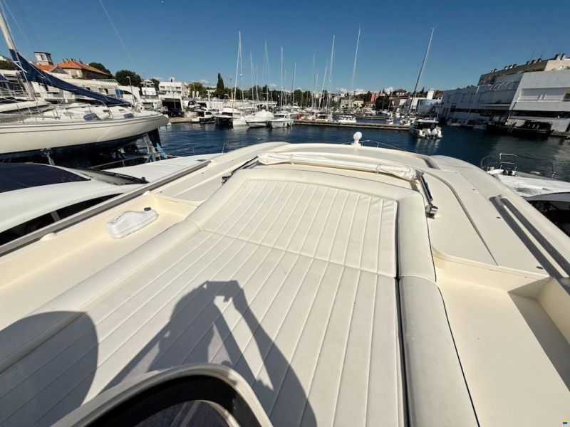 Mochi Craft Dolphin 64 Sun Top