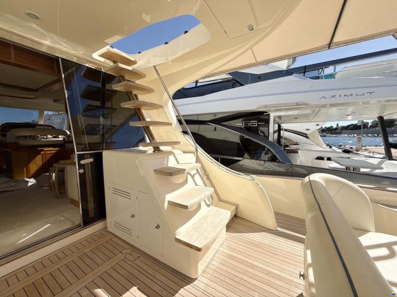 Mochi Craft Dolphin 64 Sun Top