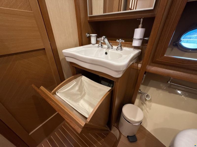 Mochi Craft Dolphin 64 Sun Top