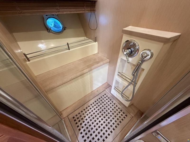 Mochi Craft Dolphin 64 Sun Top