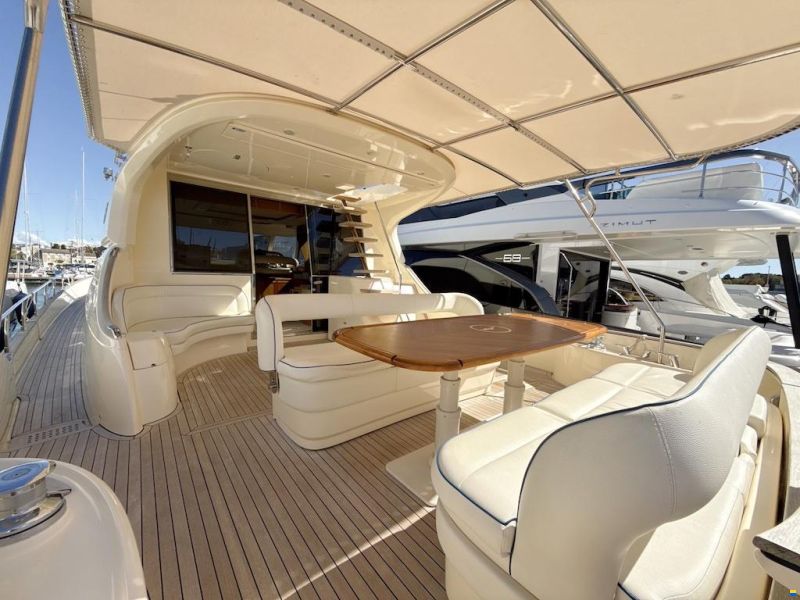 Mochi Craft Dolphin 64 Sun Top