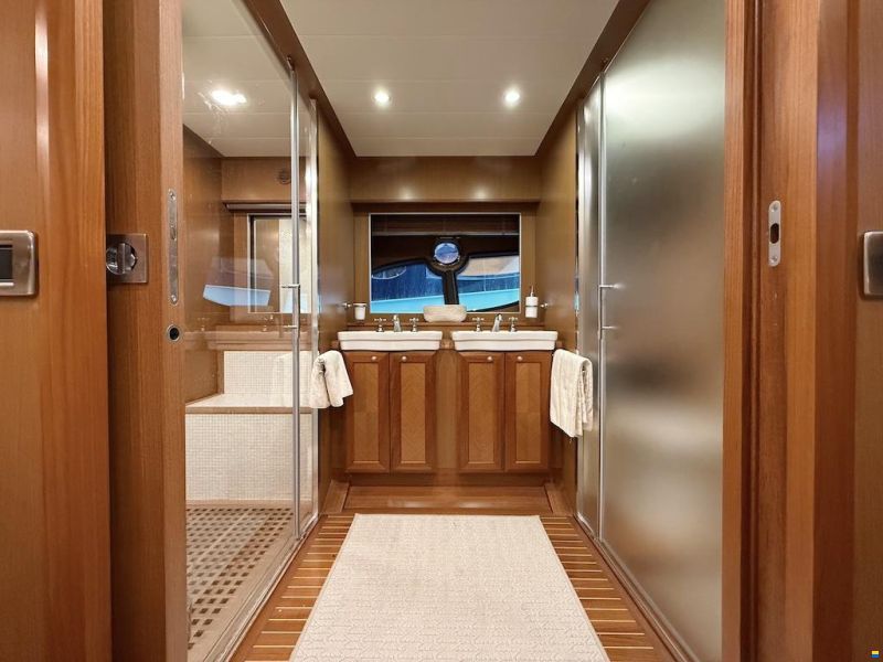 Mochi Craft Dolphin 64 Sun Top