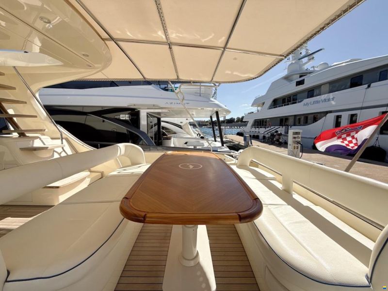Mochi Craft Dolphin 64 Sun Top
