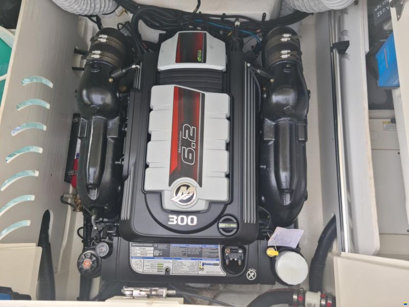 Sea Ray Sunsport 230 SPX