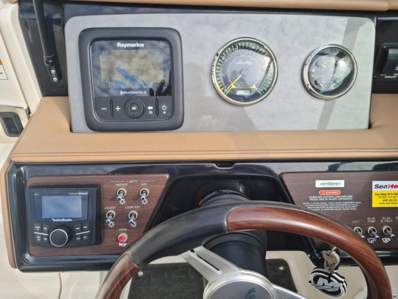 Sea Ray Sunsport 230 SPX