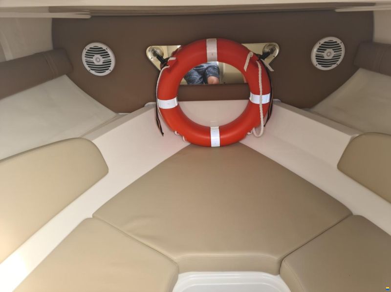 Sea Ray Sunsport 230 SPX