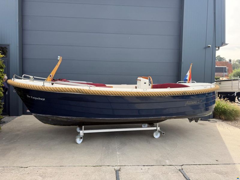 Crescent Allure 21