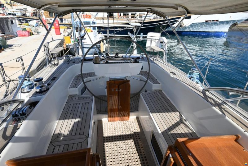 Hallberg-Rassy 44