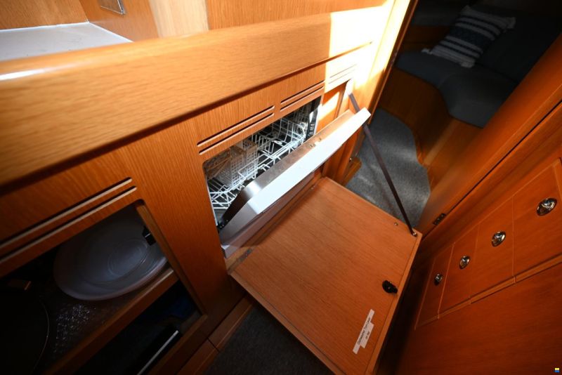 Hallberg-Rassy 44