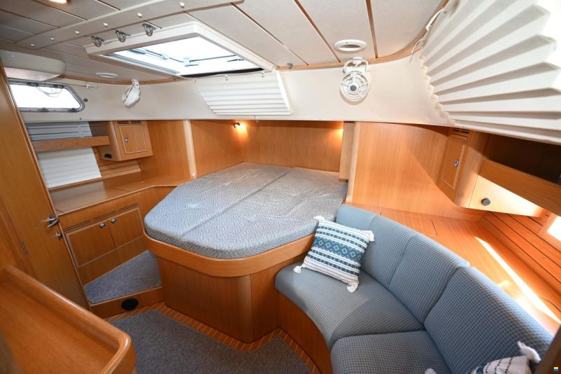 Hallberg-Rassy 44