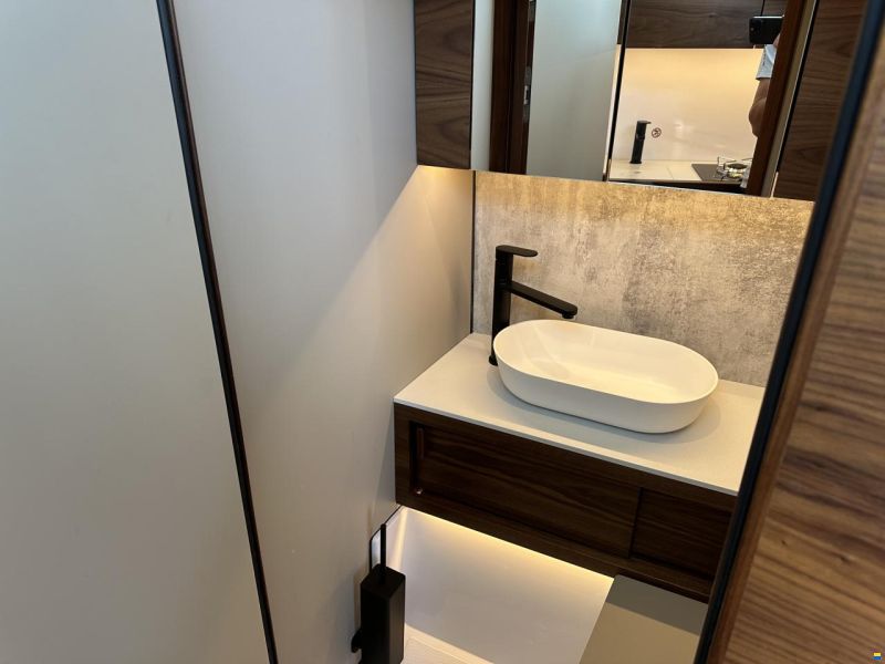 Axopar 38 XC Cross Cabin