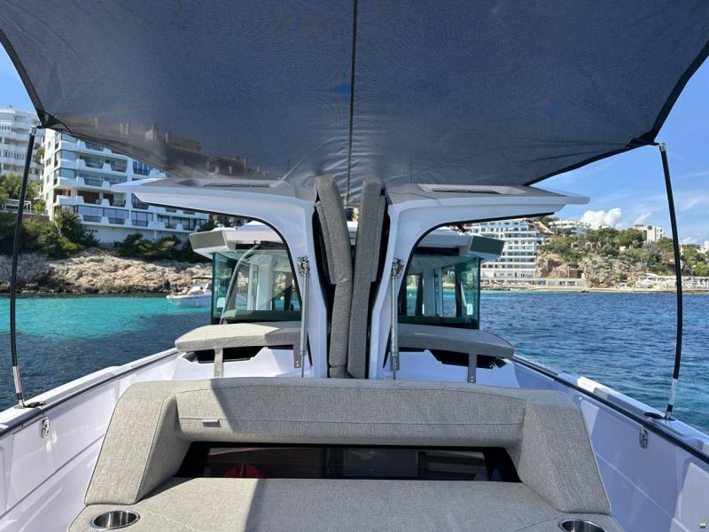 Axopar 38 XC Cross Cabin