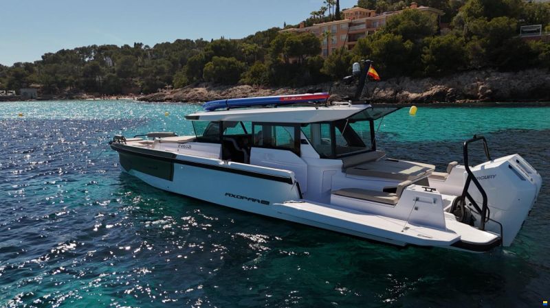 Axopar 38 XC Cross Cabin