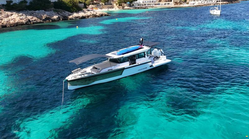 Axopar 38 XC Cross Cabin