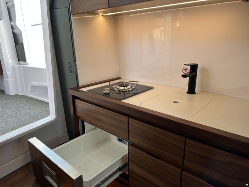 Axopar 38 XC Cross Cabin