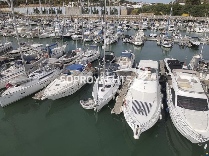 Hunter 33