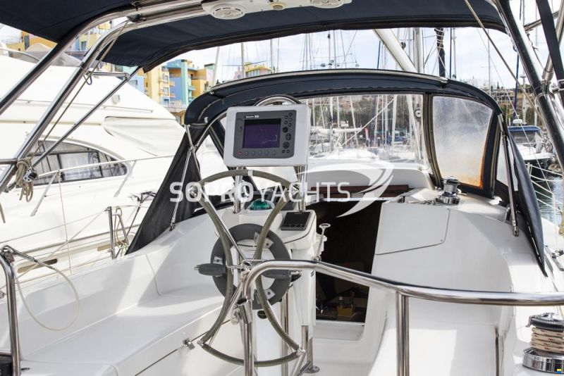 Hunter 33