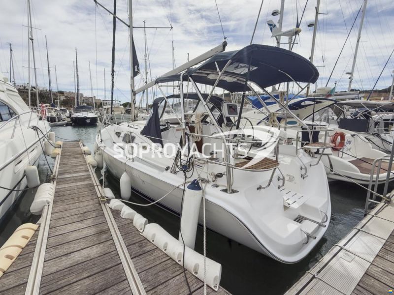 Hunter 33