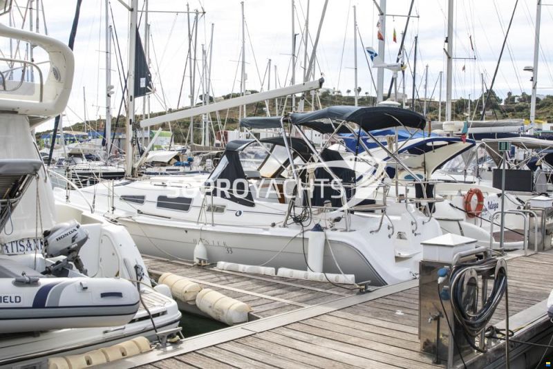 Hunter 33