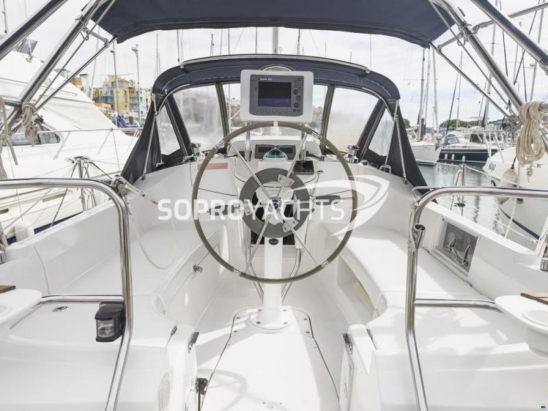 Hunter 33