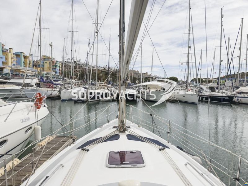 Hunter 33