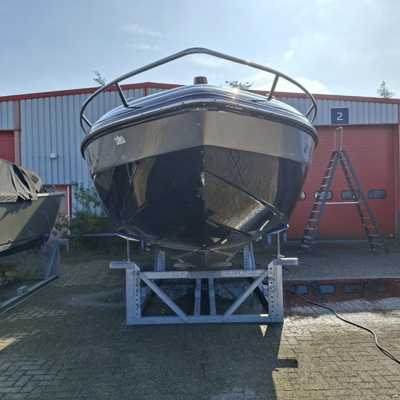 Rinker Captiva CC 272