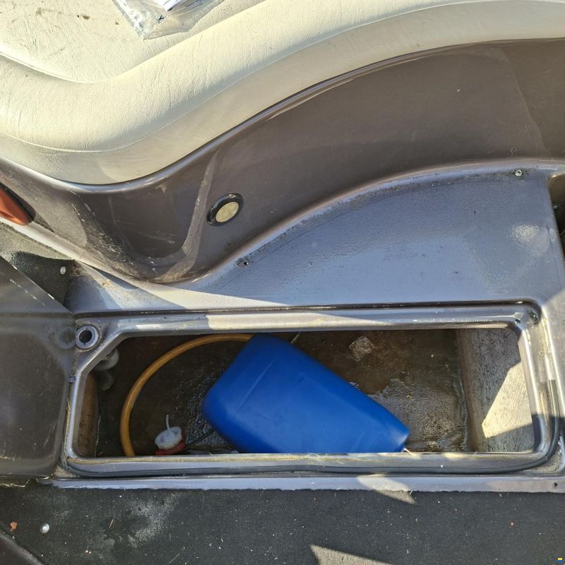Rinker Captiva CC 272