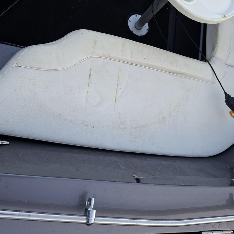 Rinker Captiva CC 272
