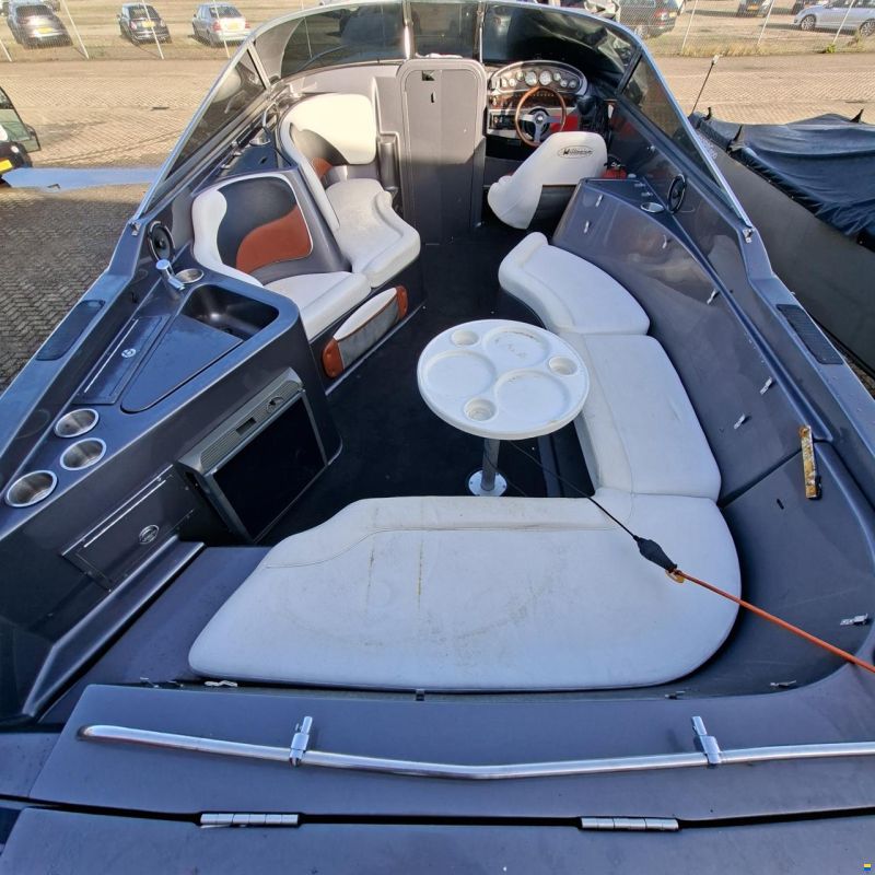Rinker Captiva CC 272