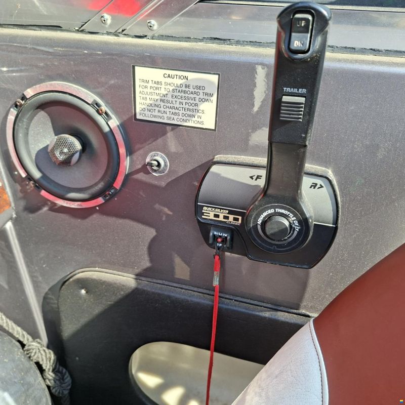 Rinker Captiva CC 272