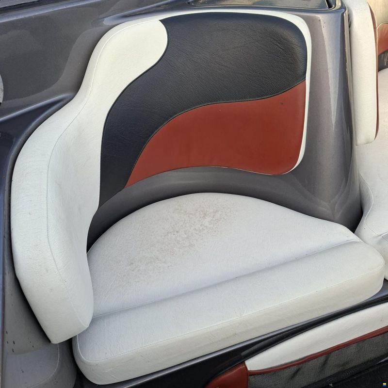 Rinker Captiva CC 272